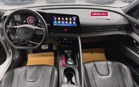 Hyundai Elantra, 2022 год, 1 800 000 рублей, 14 фотография