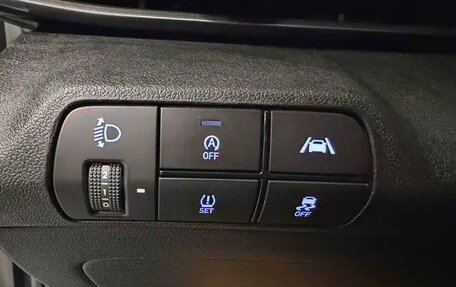 Hyundai Elantra, 2022 год, 1 800 000 рублей, 17 фотография