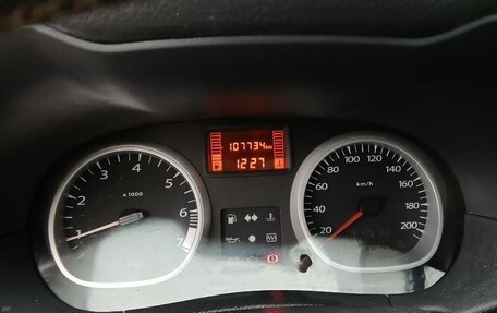 Renault Duster I рестайлинг, 2014 год, 800 000 рублей, 5 фотография