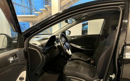 Hyundai Solaris II рестайлинг, 2013 год, 825 000 рублей, 16 фотография