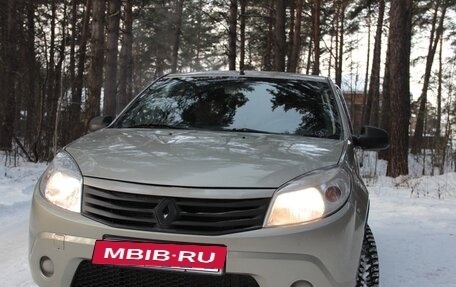 Renault Sandero I, 2013 год, 450 000 рублей, 2 фотография