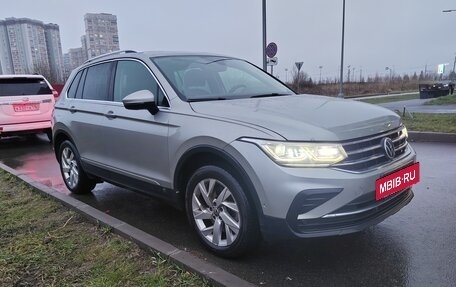 Volkswagen Tiguan II, 2021 год, 2 650 000 рублей, 4 фотография