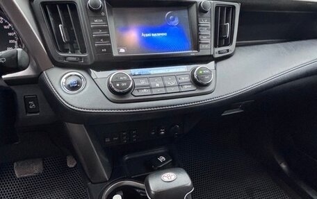 Toyota RAV4, 2019 год, 2 850 000 рублей, 13 фотография