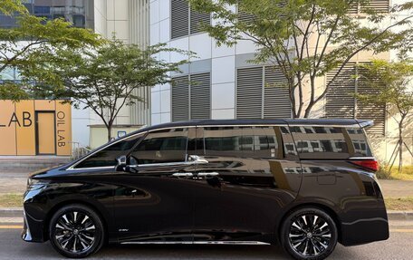 Toyota Alphard, 2025 год, 11 930 096 рублей, 6 фотография