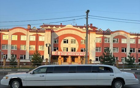 Lincoln Town Car III рестайлинг, 1998 год, 550 000 рублей, 1 фотография