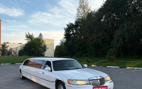 Lincoln Town Car III рестайлинг, 1998 год, 550 000 рублей, 2 фотография