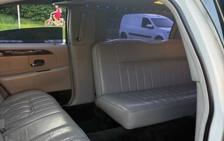 Lincoln Town Car III рестайлинг, 1998 год, 550 000 рублей, 5 фотография