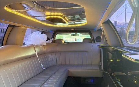 Lincoln Town Car III рестайлинг, 1998 год, 550 000 рублей, 6 фотография