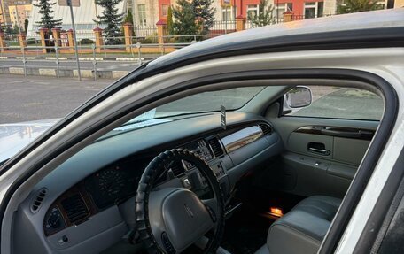 Lincoln Town Car III рестайлинг, 1998 год, 550 000 рублей, 4 фотография