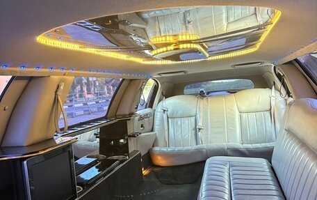 Lincoln Town Car III рестайлинг, 1998 год, 550 000 рублей, 9 фотография