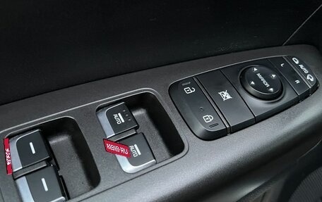 KIA Sportage IV рестайлинг, 2019 год, 2 500 000 рублей, 21 фотография