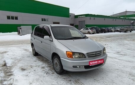 Toyota Ipsum II, 1999 год, 570 000 рублей, 1 фотография