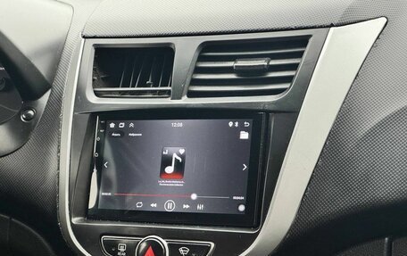 Hyundai Solaris II рестайлинг, 2013 год, 399 999 рублей, 8 фотография