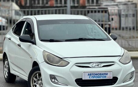 Hyundai Solaris II рестайлинг, 2013 год, 399 999 рублей, 3 фотография