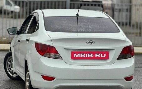 Hyundai Solaris II рестайлинг, 2013 год, 399 999 рублей, 4 фотография