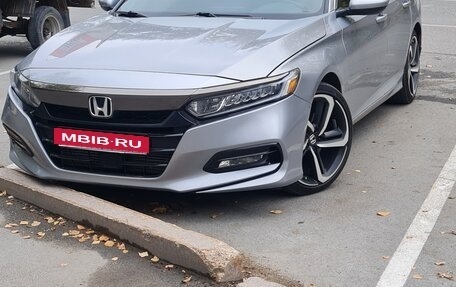 Honda Accord IX рестайлинг, 2020 год, 2 400 000 рублей, 5 фотография