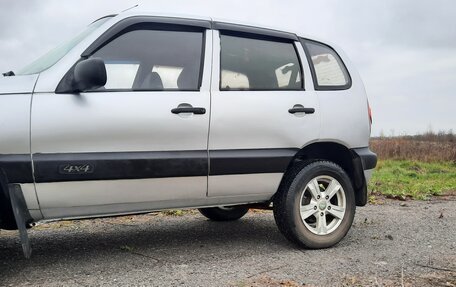 Chevrolet Niva I рестайлинг, 2003 год, 375 000 рублей, 6 фотография