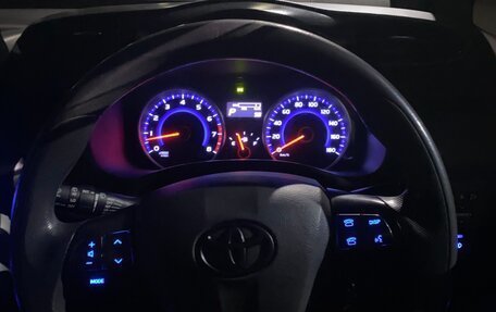 Toyota Wish II, 2011 год, 1 400 000 рублей, 18 фотография