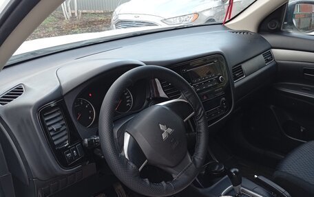 Mitsubishi Outlander III рестайлинг 3, 2013 год, 1 265 000 рублей, 3 фотография