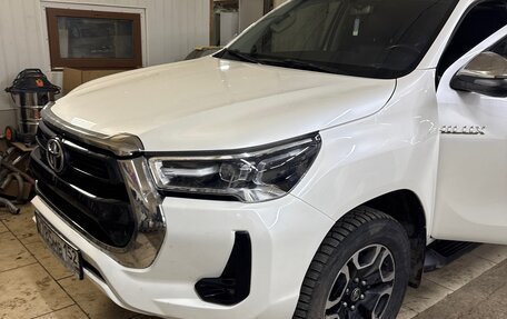 Toyota Hilux VIII, 2021 год, 4 500 000 рублей, 2 фотография