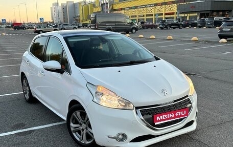 Peugeot 208 II, 2013 год, 556 000 рублей, 1 фотография