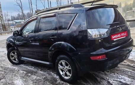 Mitsubishi Outlander III рестайлинг 3, 2010 год, 850 000 рублей, 2 фотография