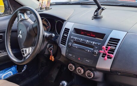 Mitsubishi Outlander III рестайлинг 3, 2010 год, 850 000 рублей, 5 фотография