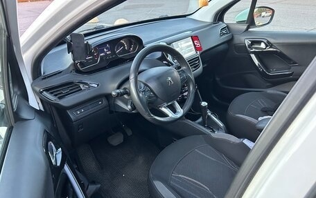 Peugeot 208 II, 2013 год, 556 000 рублей, 9 фотография