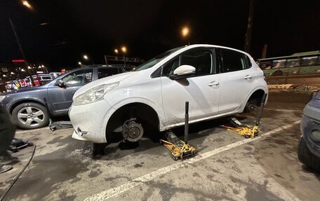 Peugeot 208 II, 2013 год, 556 000 рублей, 26 фотография