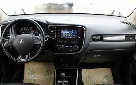 Mitsubishi Outlander III рестайлинг 3, 2017 год, 2 050 000 рублей, 20 фотография