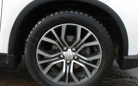 Mitsubishi Outlander III рестайлинг 3, 2017 год, 2 050 000 рублей, 25 фотография