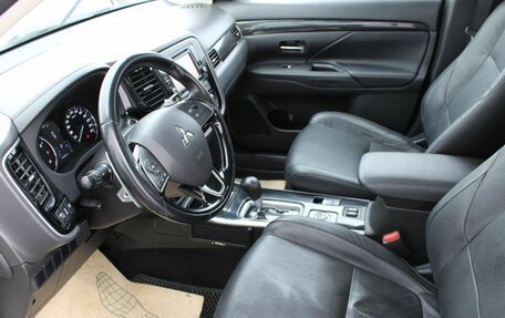 Mitsubishi Outlander III рестайлинг 3, 2017 год, 2 050 000 рублей, 18 фотография