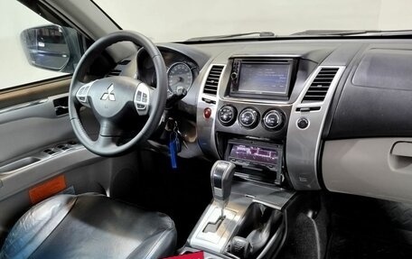 Mitsubishi Pajero Sport II рестайлинг, 2011 год, 1 240 000 рублей, 14 фотография