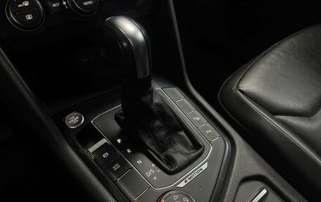 Volkswagen Tiguan II, 2019 год, 2 630 000 рублей, 18 фотография