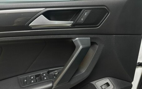 Volkswagen Tiguan II, 2019 год, 2 630 000 рублей, 25 фотография