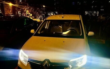 Renault Logan II, 2021 год, 1 600 000 рублей, 2 фотография