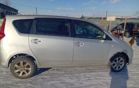 Toyota Passo Sette, 2010 год, 900 000 рублей, 2 фотография