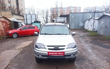Chevrolet Niva I рестайлинг, 2014 год, 750 000 рублей, 3 фотография