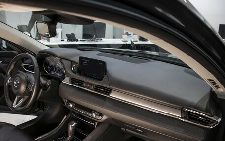 Mazda 6, 2019 год, 2 365 000 рублей, 6 фотография