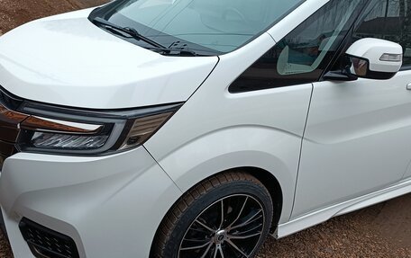 Honda Stepwgn IV, 2019 год, 2 305 000 рублей, 2 фотография