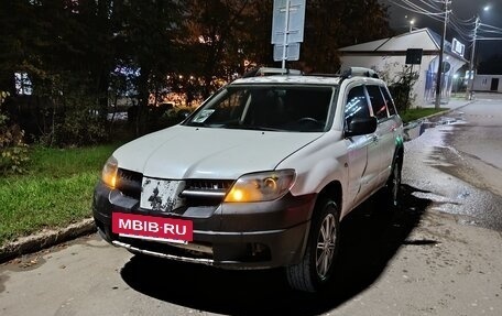 Mitsubishi Outlander III рестайлинг 3, 2004 год, 400 000 рублей, 2 фотография