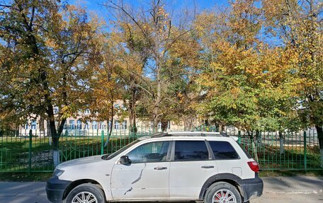 Mitsubishi Outlander III рестайлинг 3, 2004 год, 400 000 рублей, 8 фотография