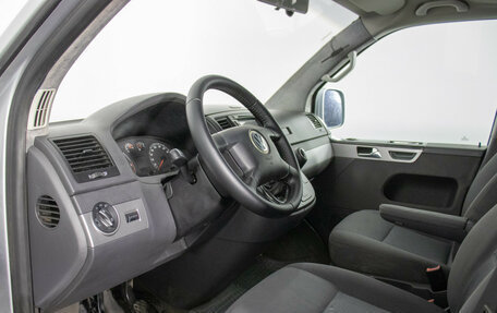 Volkswagen Multivan T5, 2004 год, 990 000 рублей, 8 фотография