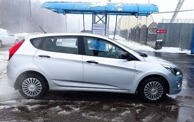 Hyundai Solaris II рестайлинг, 2015 год, 780 000 рублей, 1 фотография