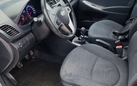 Hyundai Solaris II рестайлинг, 2015 год, 780 000 рублей, 8 фотография