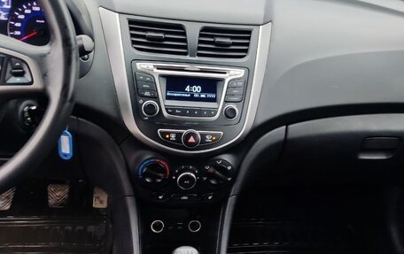 Hyundai Solaris II рестайлинг, 2015 год, 780 000 рублей, 14 фотография