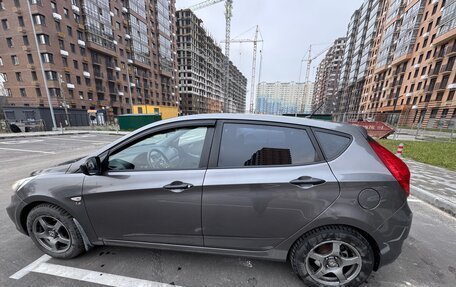 Hyundai Solaris II рестайлинг, 2011 год, 930 000 рублей, 1 фотография