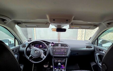 Volkswagen Tiguan II, 2019 год, 3 320 000 рублей, 24 фотография