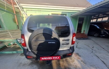 Chevrolet Niva I рестайлинг, 2011 год, 650 000 рублей, 4 фотография