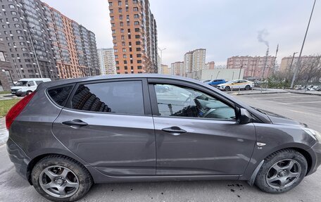 Hyundai Solaris II рестайлинг, 2011 год, 930 000 рублей, 3 фотография